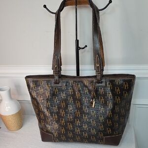 Dooney & Bourke Signature 1975 Susanna Tote
